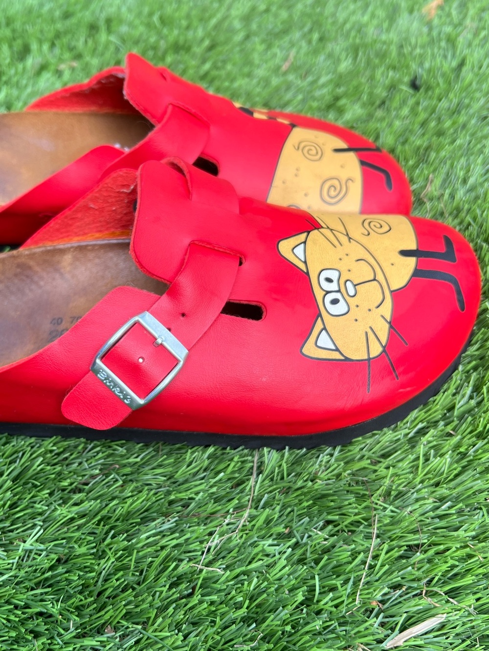 Rare Red Birkenstock Cat Graphic Clogs 🐱 - Picture 3 of 12